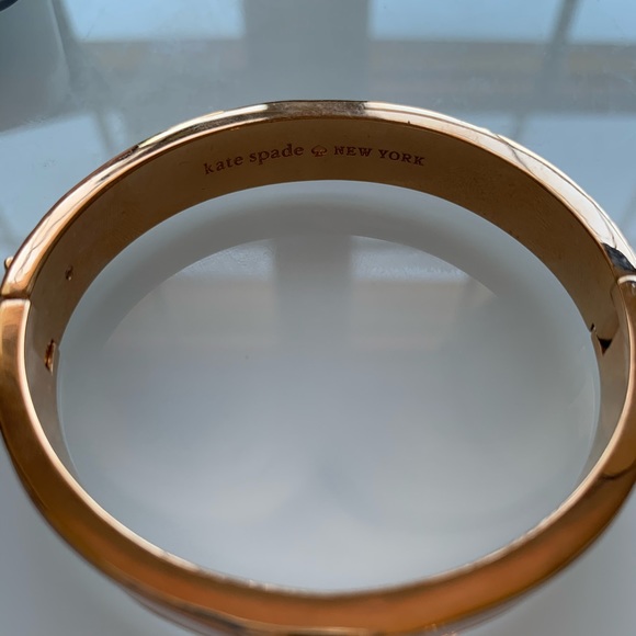 ♠️NWOT kate spade hole punch bangle - rose gold♠️ - Picture 4 of 4